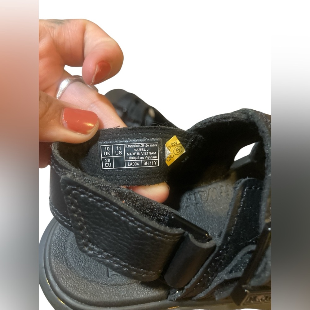 Dr Martens Kyle Junior Kyle Sandals - Picture 7 of 9